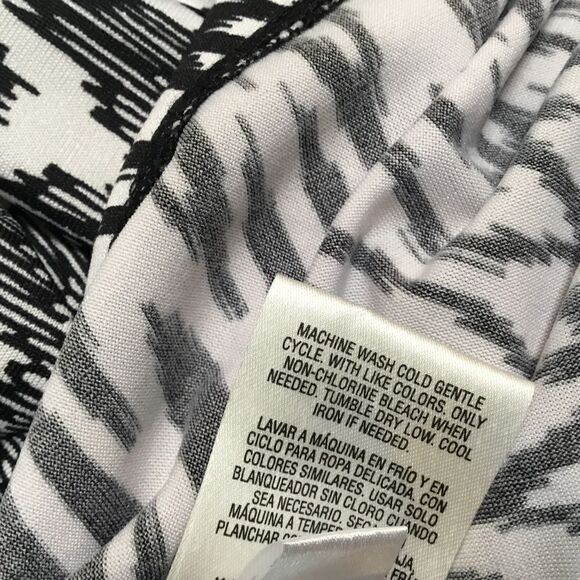 NWOT. Metaphor Brand Women’s Size LP Black and White Sleeveless Sundress - Picture 7 of 11